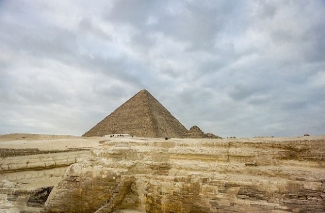 В Хеопсовата пирамида са открити две аномалии