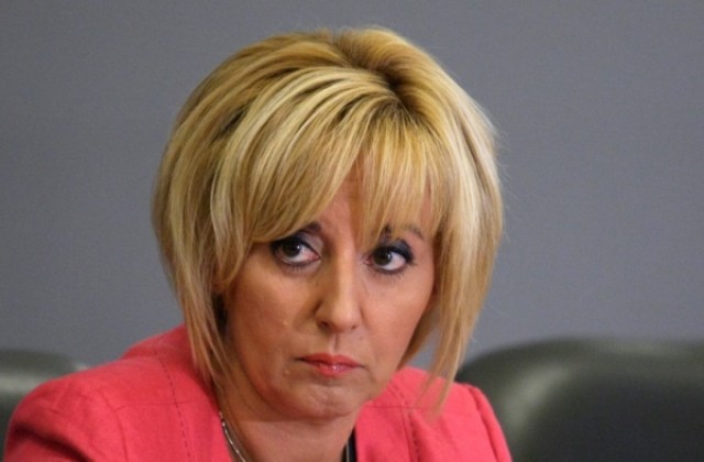 Мая Манолова ще сезира Конституционния съд за избирателните секции в чужбина
