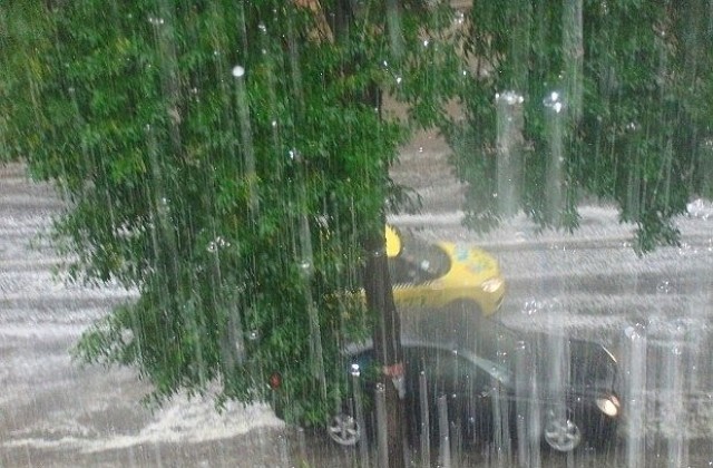 Жълт код за дъжд и силен вятър в област Хасково