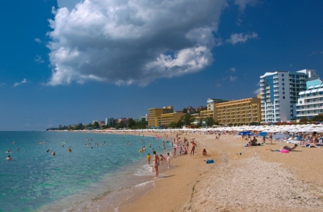 Туристи оставили над 84 млн. лв. във Варна за нощувки през август