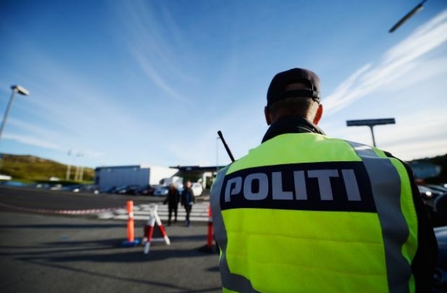 Малко летище и два търговски центъра в Дания бяха евакуирани заради бомбени заплахи