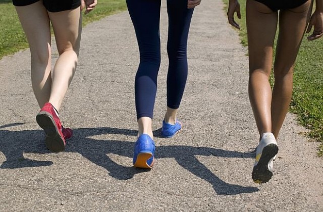 Разходка след хранене може да е по-полезна от тренировка в друга част от деня