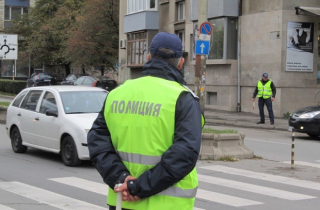 Градски автобус помете жена на пешеходна пътека в Пловдив