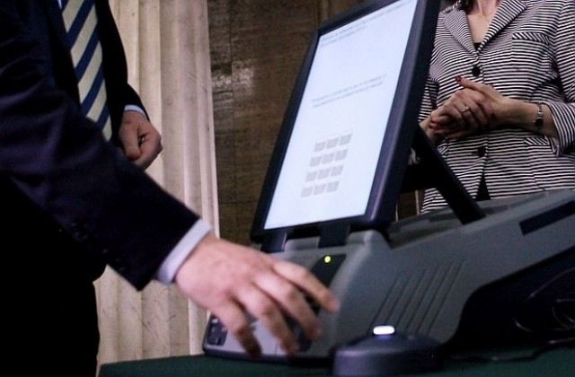 В област Плевен ще може да се гласува машинно в 15 секции на изборите за президент