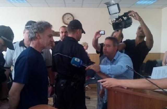 Обвиниха клошаря за щети над 15 млн. лв. заради палежа на тютюневите складове в Пловдив