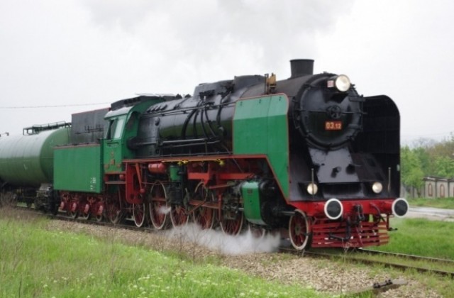 Ретро влак тръгва на обиколка в чест на 150 години жп линия Варна - Русе
