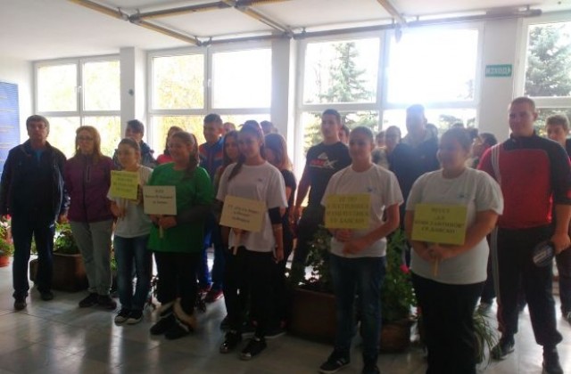 Ученици от Якоруда спечелиха  турнир по тенис на маса