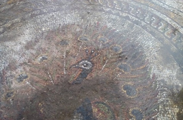 Уникални мозайки и изображение на светец откриха на Голямата базилика
