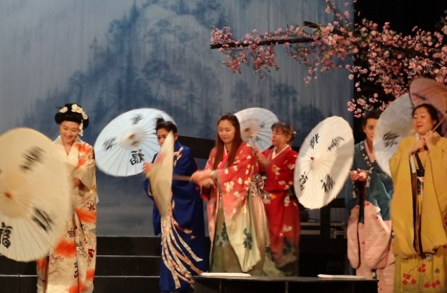 Азиатски хор гостува на сцената на Операта