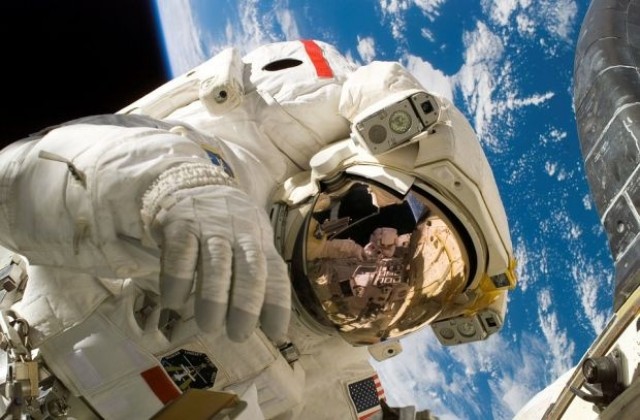 НАСА за живите кадри: Тази сряда астронавт не е излизал в Космоса