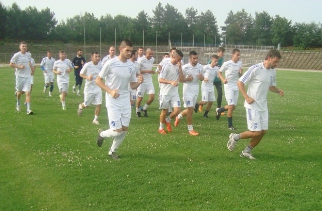 Футбол: Спартак посреща своя съименник от Несебър