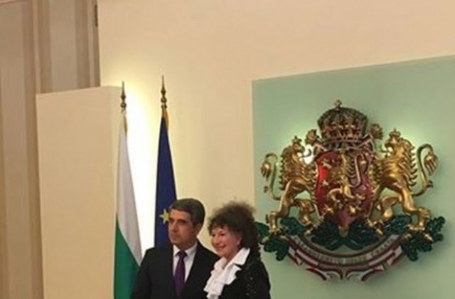 Президентът връчи почетен знак на народната изпълнителка Татяна Сърбинска