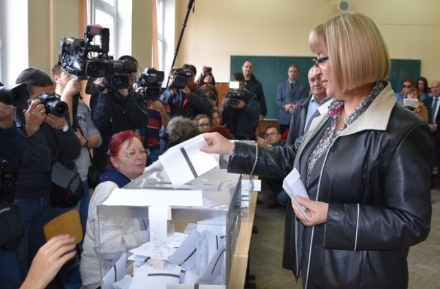 Цецка Цачева: Гласувах за стабилна и сигурна България