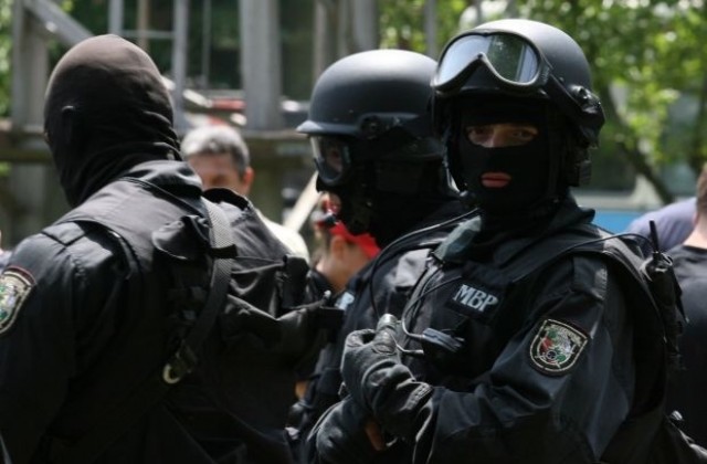 Екшън акция на МВР в Кюстендил, има арестувани