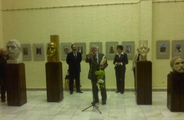 Изложба в памет на Никола Богданов ще се открие на 1 декември