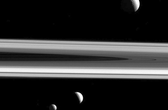 Големият финал: Касини ще се гмурне в пръстените на Сатурн