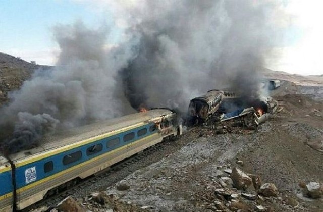 Над 30 загинали и 70 ранени при влакова катастрофа в Иран