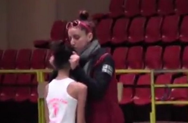Възможно е треньорката, дърпала ушите на гимнастичка, да бъде наказана дисциплинарно