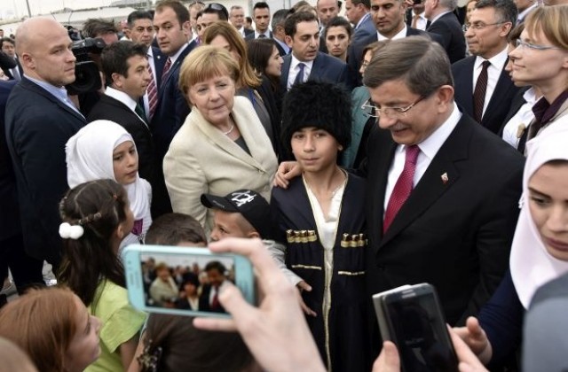 Германия: Сделката за бежанците е в интерес и на ЕС, и на Турция