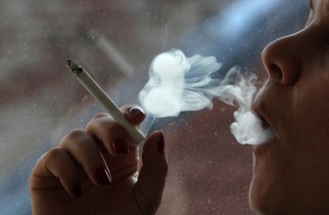 Квебек затегна правилата за тютюнопушене