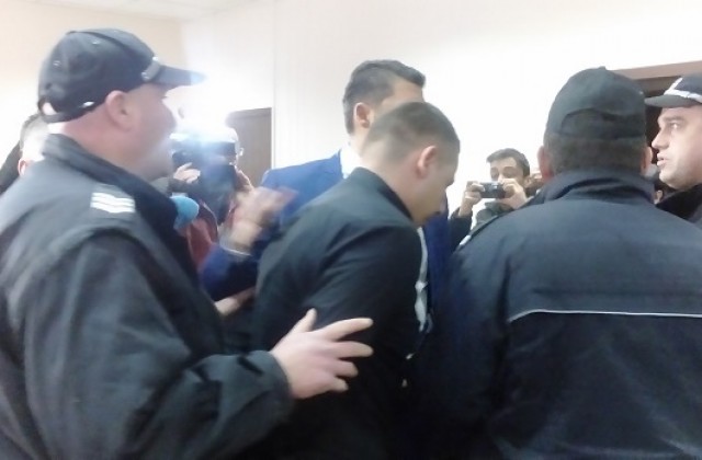 Обвиняемият, причинил на бул. Руски смъртта на трима, отива в ареста за постоянно (СНИМКИ)