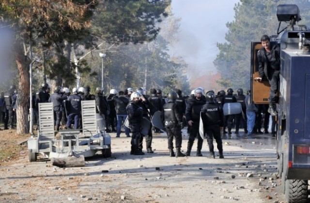 Ръководството на МВР застана зад полицаите, които потушаваха бунта в Харманли