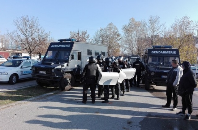Ръководството на МВР застана зад полицаите, които потушаваха бунта в Харманли
