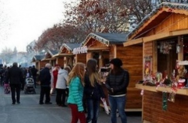 Общината закупува догодина къщички за организиране на Коледен базар