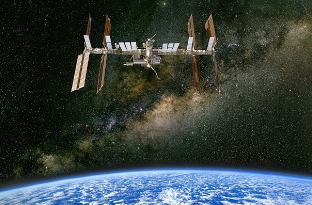 НАСА настоява за още пет едногодишни експедиции на МКС