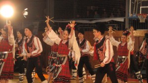 Коледно надиграване тази събота в зала Дунав