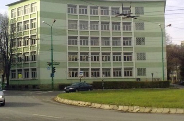 „Замръзнаха“ радиаторите в ОУ „Цанко Дюстабанов“,  9 декември е обявен за неучебен