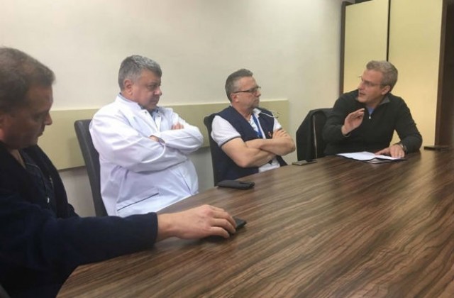 Министър Москов: Здравната система се справи адекватно след трагедията в Хитрино
