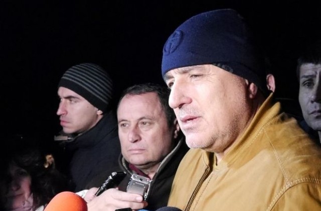 Борисов остава в Хитрино, ще инспектира изтеглянето на цистерната, изпускаща газ
