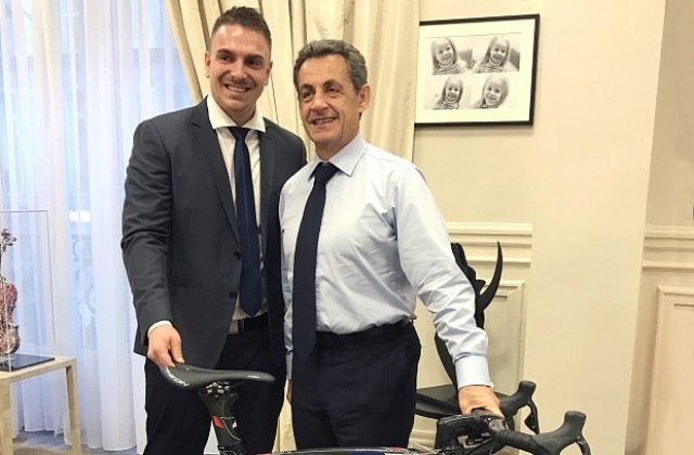 Никола Саркози подкара български велосипед