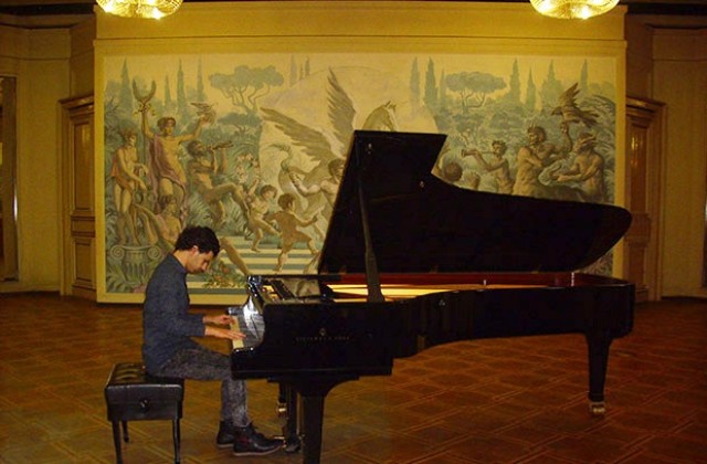Пианистът Светослав Тодоров - между Лондон, Ню Йорк и Добрич