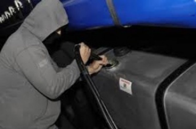 Полицията разследва кражба на 600 литра дизелово гориво