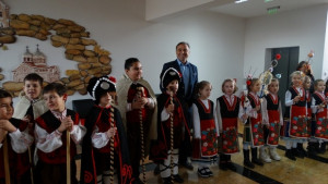 Коледари полазиха кмета на Нова Загора на Игнажден
