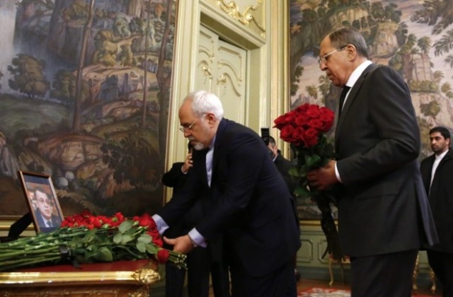 Външните министри на Русия и Иран почетоха паметта на убития Андрей Карлов (ВИДЕО)