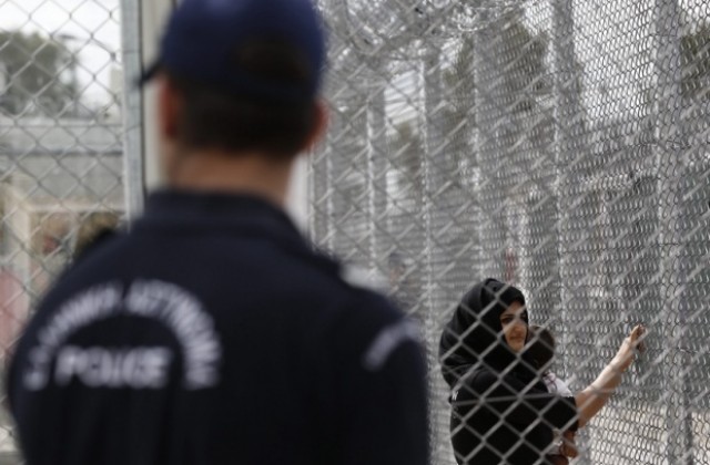 Арестуваха българин за трафик на мигранти в Гърция