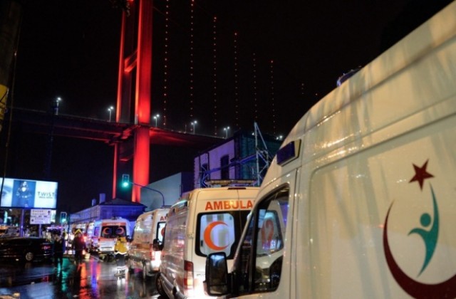 Българка е в критично състояние след атентата в Истанбул, друга се издирва