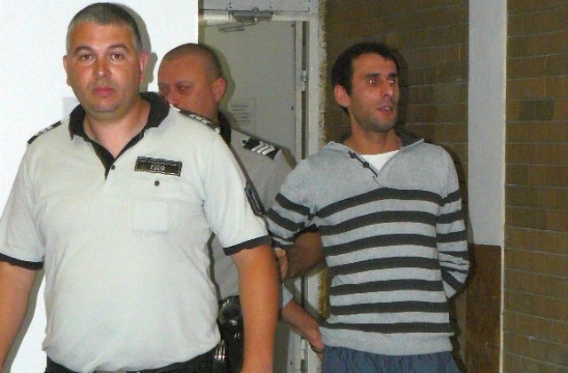 Екстрадират Хуриет в България, за да излежи 15 г. за тройното убийство край Луковит