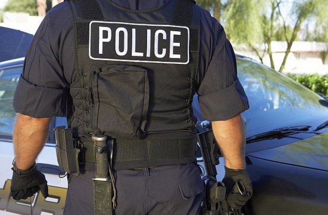 Гола жена открадна полицейска кола в Аризона, последва 113 км гонка