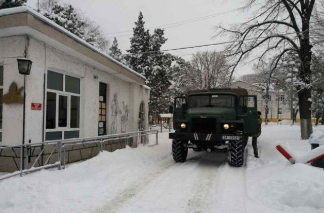 Военнослужещи оказват помощ в бедстващи населени места в област Русе
