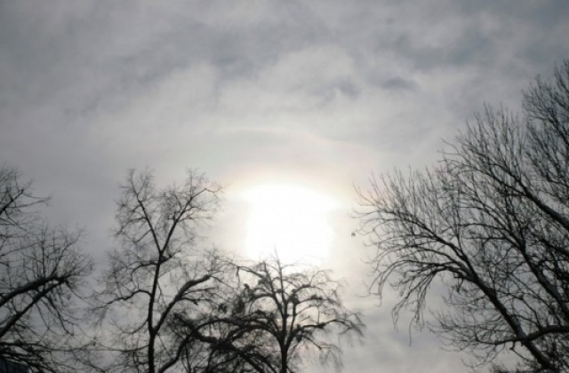 Времето на 12 януари: Облачността ще се разкъсва и намалява
