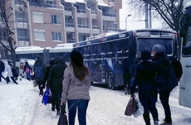 Полицията с препоръки към пешеходци и водачи през зимния сезон