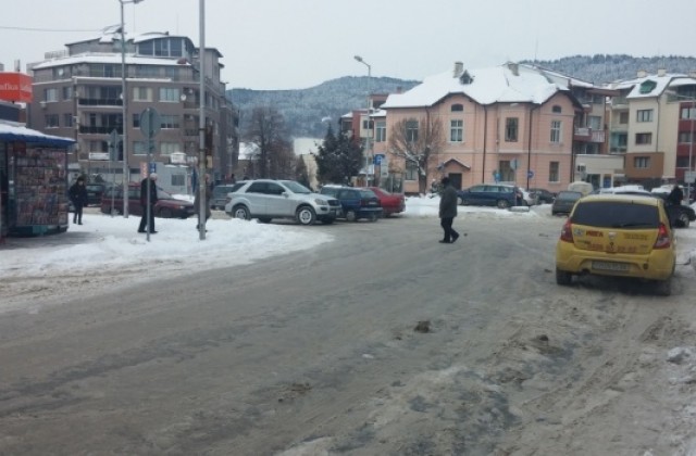Община Дупница връща синята зона в понеделник