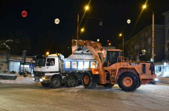 Снегопочистването във Велико Търново продължава по график
