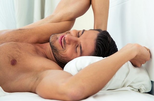 Уролог съветва мъжете да спят чисто голи