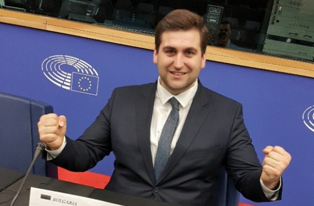 Избраха Андрей Новаков за вицекоординатор в Комисията по регионално развитие на ЕП