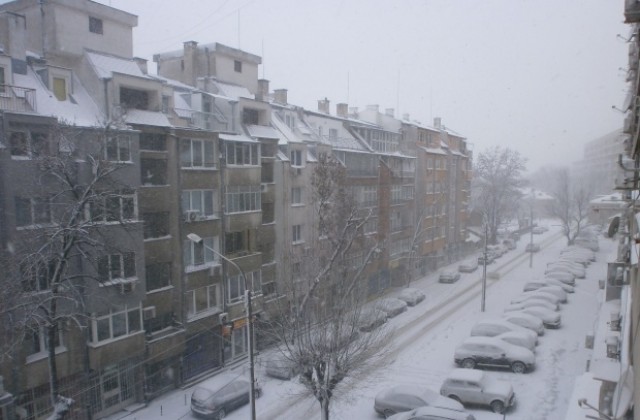 До 15 см е новата снежна покривка в община Сливен